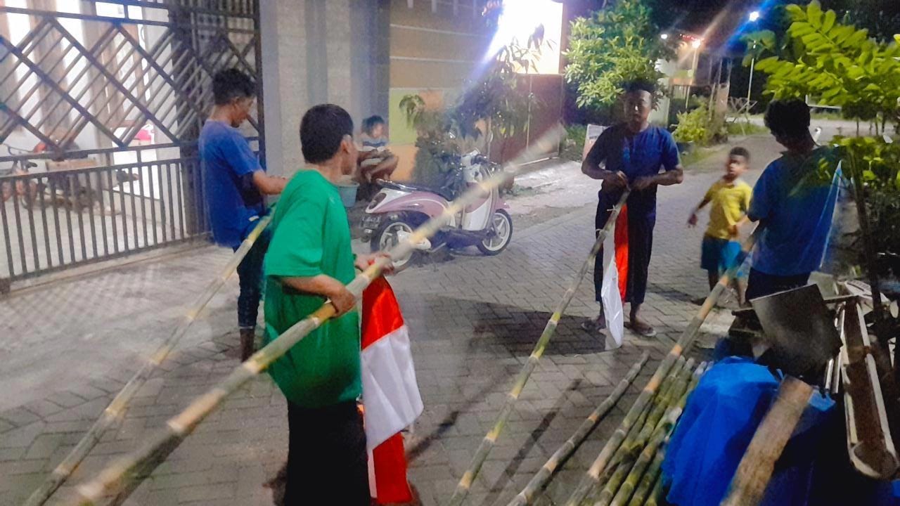 Pemasangan Bendera Merah Putih