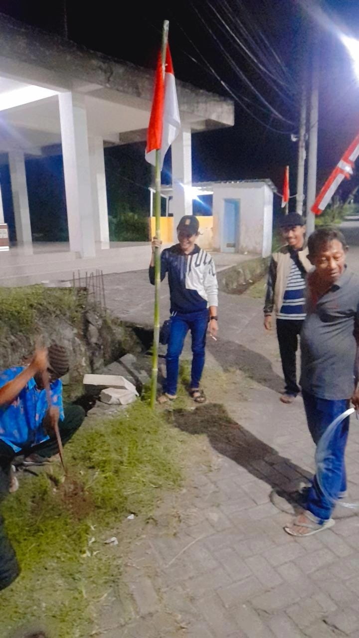 Pemasangan Bendera Merah Putih